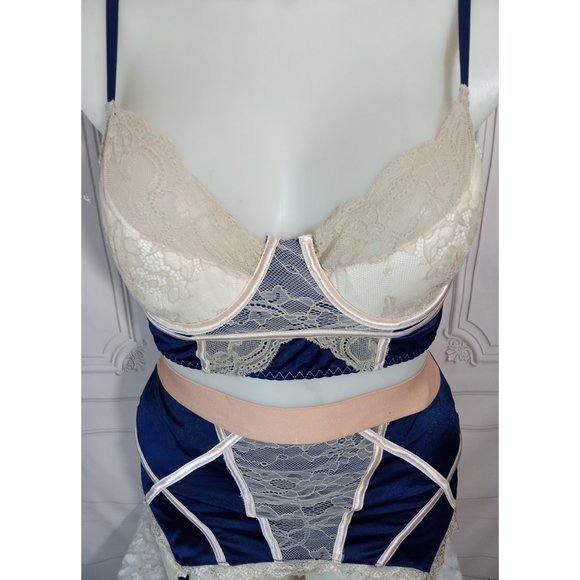 NWT Retro Blue & Cream Bra Thong Garter 3 Piece Set High Waist Satin Lace Sz 12 - Picture 2 of 9